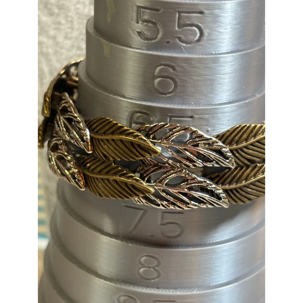 #54. Multi-toned Leaf Stretch Bracelet
